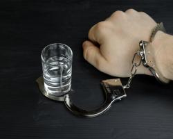 Zdrowotne powikłania alkoholizmu – jak alkohol niszczy ciało i umysł