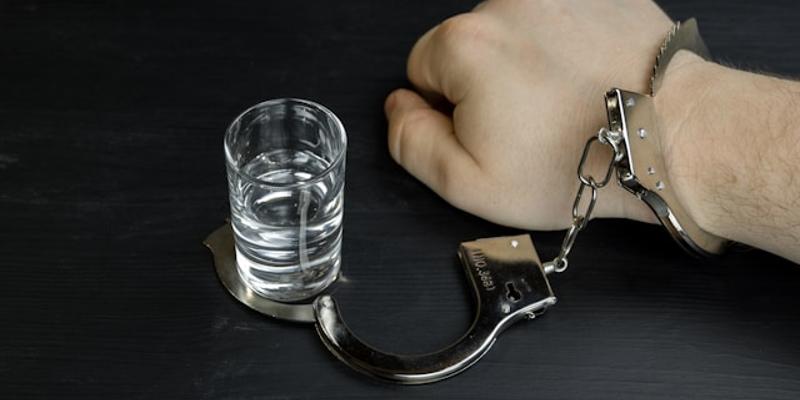 Zdrowotne powikłania alkoholizmu – jak alkohol niszczy ciało i umysł