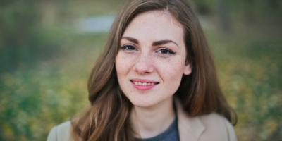 Laser na przebarwienia - jak działa na plamy posłoneczne?